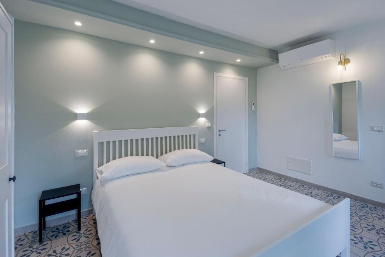 Gli Ulivi Rooms And Breakfast Marina dʼMarina dʼAndora Εξωτερικό φωτογραφία